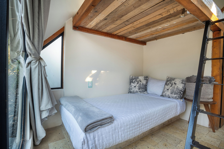 Bedroom 3, Bosque Geométrico, Tepoztlán