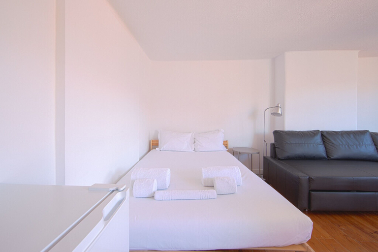 Room 3, Alfama Historical I River View by Homing, Lisbon