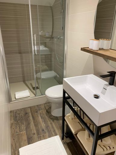 Bathroom 2, Restaurant Gautard - Chambres d'hotes Les Tavaillons, Haute-Savoie