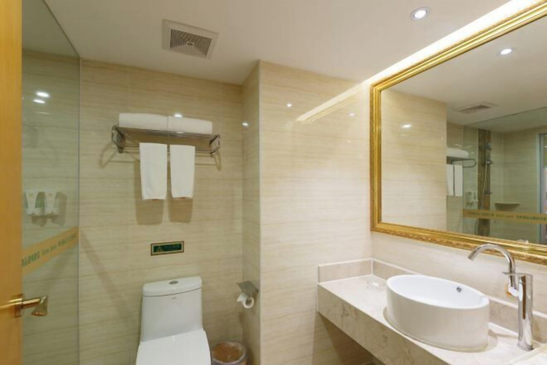 Bathroom 3, Vienna Hotel (Liuzhou Xijiang The Mixc), Liuzhou