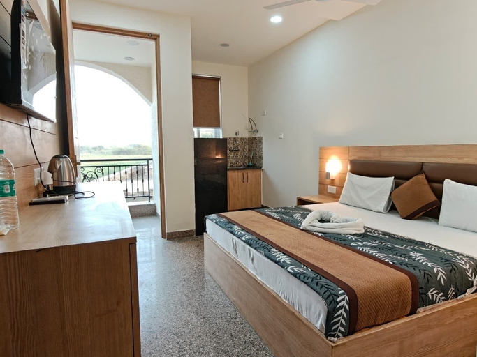 Room 2, Hotel Devi Ram Atithi Bhawan Near Banke Bihari Mandir, Mathura