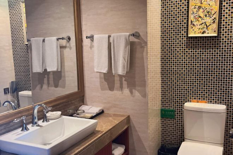 Bathroom 4, Lianzhou International Hotel, Qingyuan