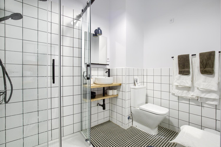 Bathroom, MEZZANINE ORANGE, Madrid