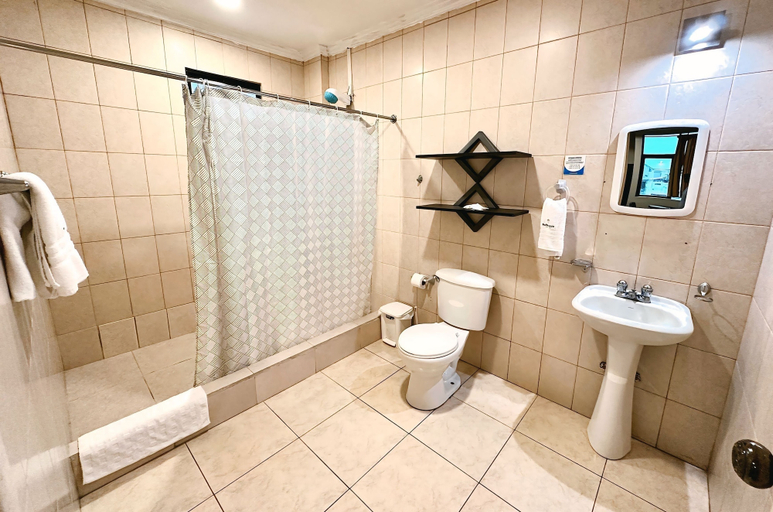 Bathroom 3, Suitesecu Rentals Guayaquil, Guayaquil