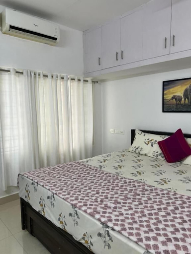 Room 4, Little Chandhana Guest House, Kottayam