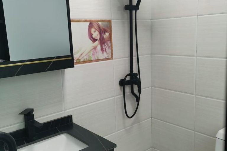Bathroom 3, Zizhong Yonghao Business Hotel, Neijiang]]