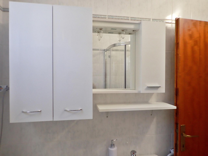 Bathroom 4, Apartment in Starigrad near Paklenica, Starigrad