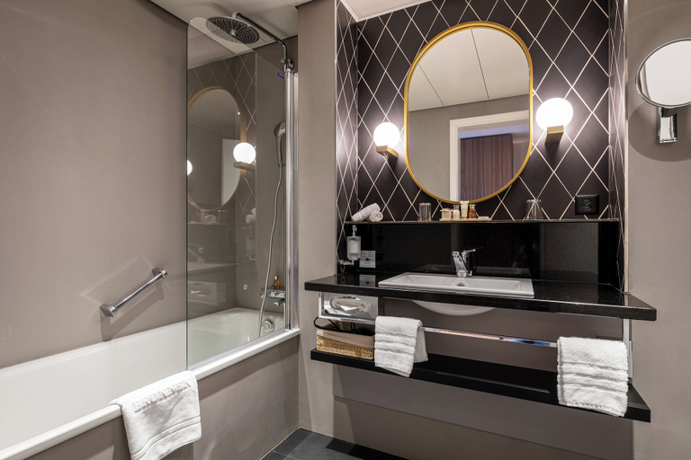 Bathroom 4, Seehotel Waldstaetterhof Swiss Quality, Schwyz