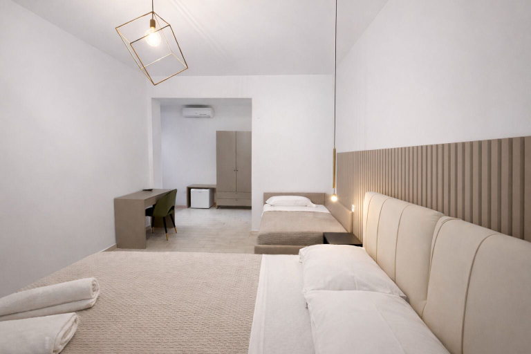 Bedroom 3, Vomerooms, Napoli