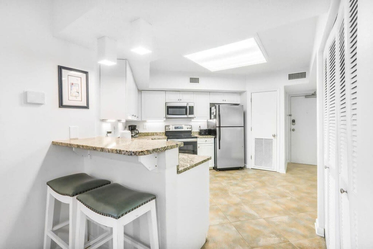 Room 3, Windward Pointe 105 True Ground Floor Beachfront, Baldwin