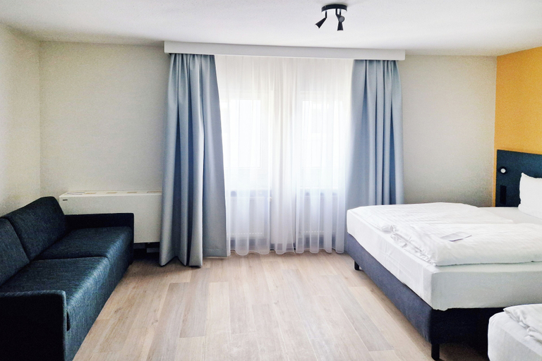 Bedroom 3, Hotel Boulevard, Stuttgart