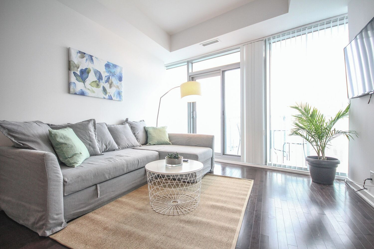 Living area 3, North Suites - Downtown Toronto, Toronto