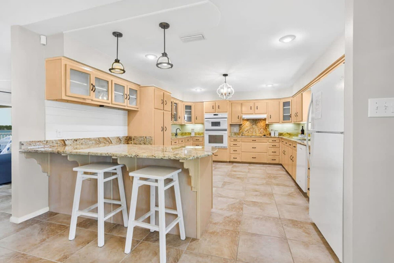 Room 2, Lagoon Time Beach Home- Elevator Beach Access, Baldwin