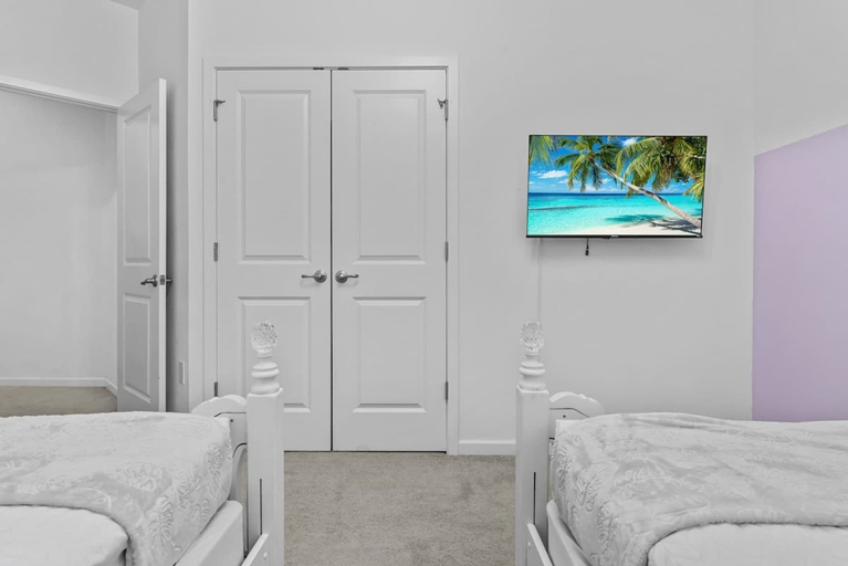 Room 2, Super Giant - 12bd 12bas - Sleep 38 Near Disney, Osceola
