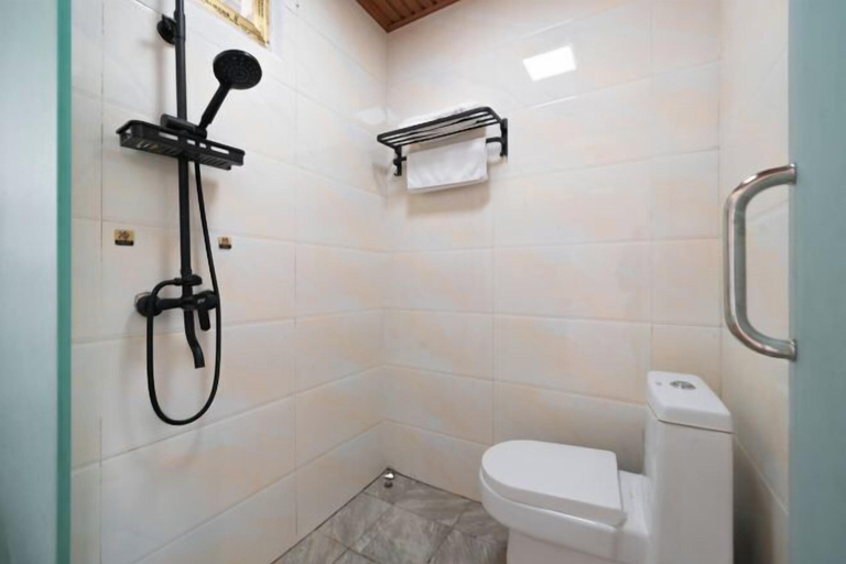 Bathroom 3, Tinghaiyue Hotel, Liangshan Yi