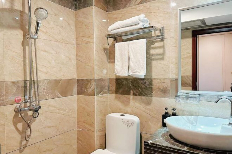 Bathroom 3, Tianmen Business Hotel, Zhangjiajie