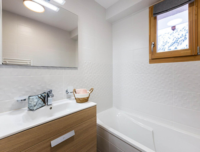 Bathroom 4, Apartment in Alpe D'huez Near Grandes Rousses, Isère