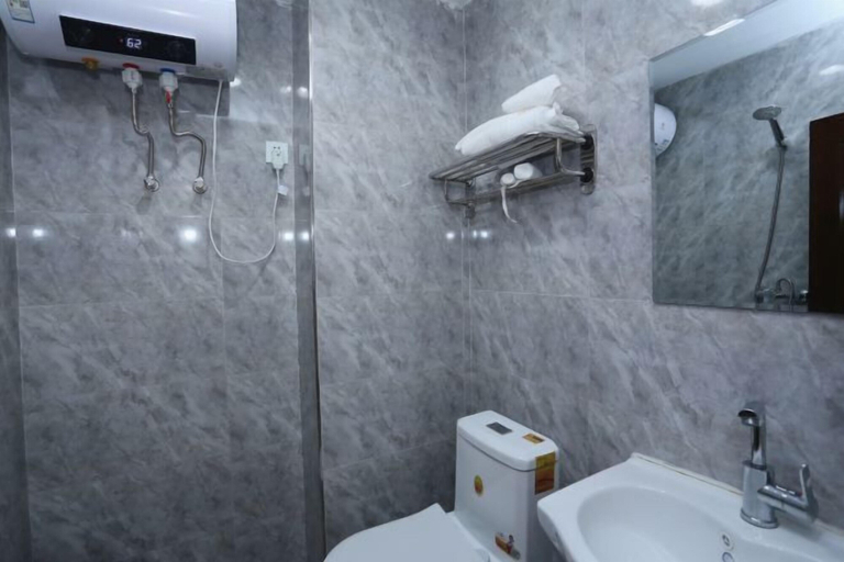 Bathroom 2, Changchun Jintang Express Hotel, Changchun