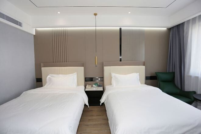 Bedroom 4, Guangming Hotel, Jiuquan