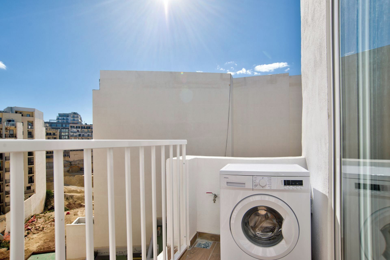 Balcony 4, Amazing Duplex Penthouse With Jacuzzi and BBQ
