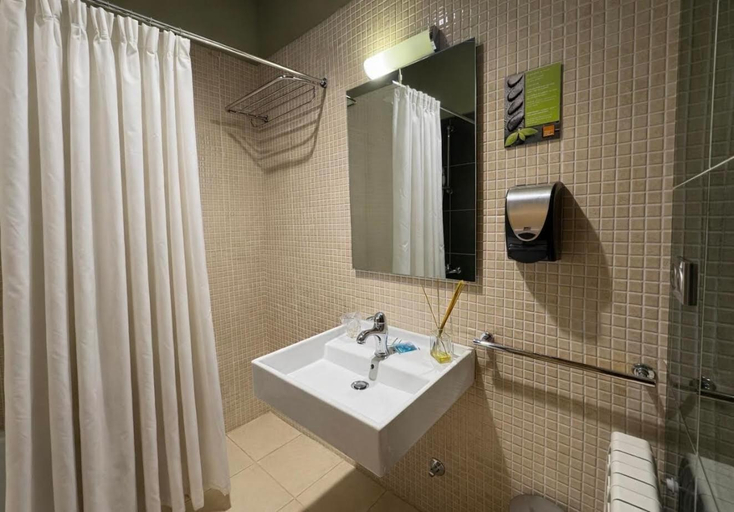 Bathroom 3, Hotel Plaza La Abadia, Asturias