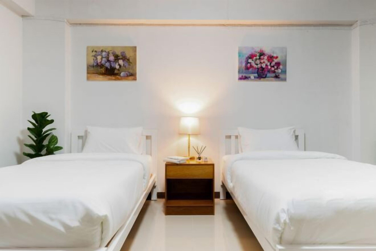 Room 3, Nicha Residense Hotel, Din Dang
