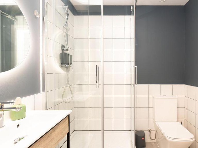 Shower 2, Canvas Sabadell Llac, Barcelona