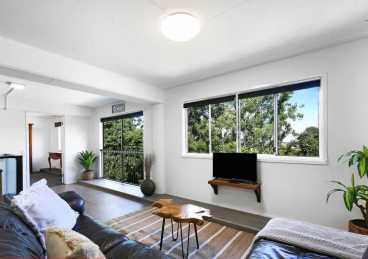 Living area, 3 Bedrooms Vista Point Sanctuary, Gold Coast