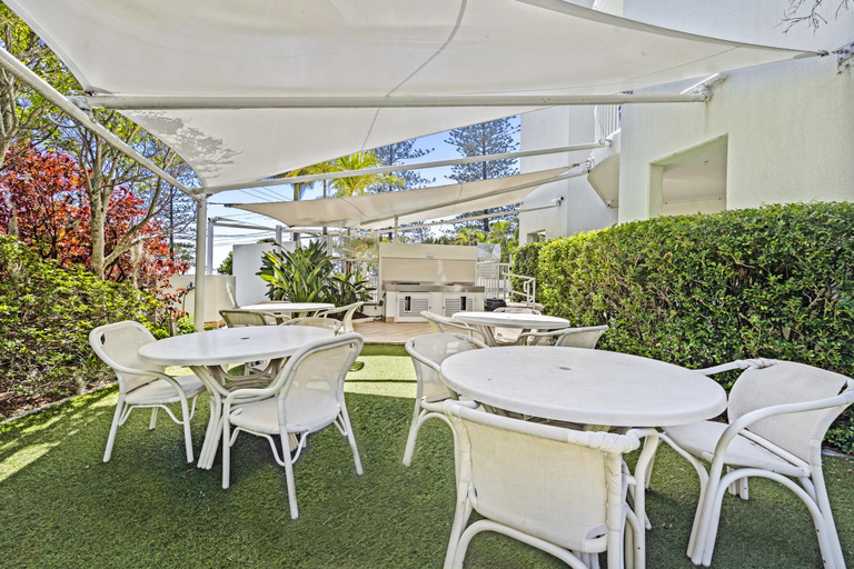Exterior view 5, Bright 2 Bed Apartment with Ocean Views, Gold Coast