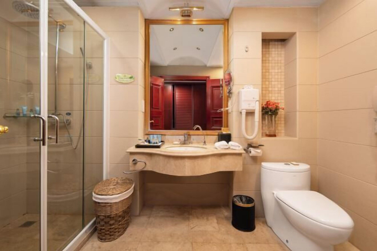 Bathroom 3, Yue Hai Hotel, Yinchuan