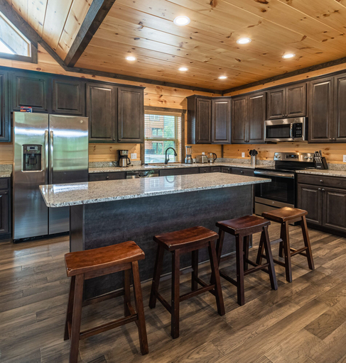 Private kitchen, New 3BR Hot Tub Game Room 3 King Suites, Sevier