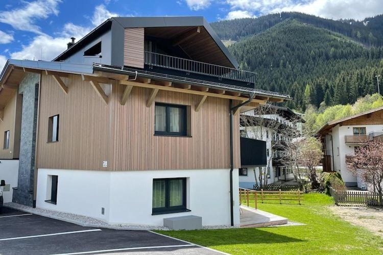 Exterior & Views 2, Bergzeit Apartments near ski slope, Zell am See