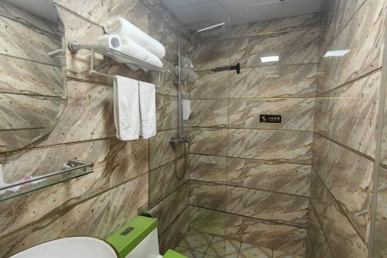 Bathroom 3, Jitai Boutique Hotel (Shanghai Wenshui Road), Shanghai