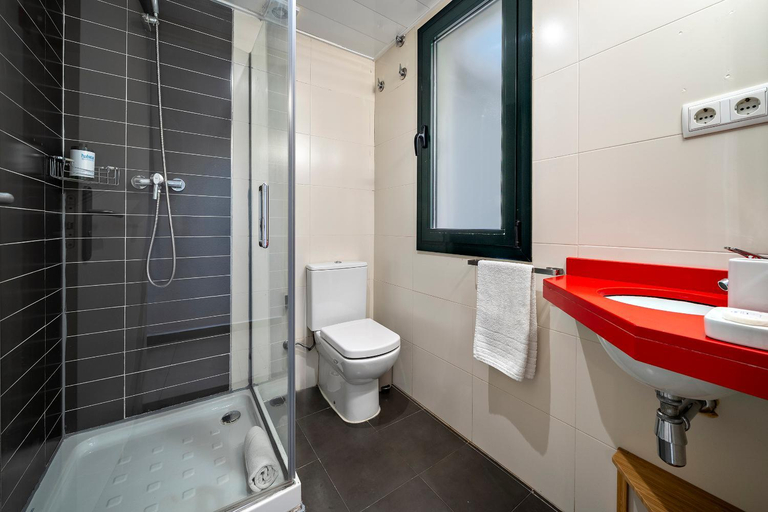 Bathroom 3, Verdi Apartments, Barcelona