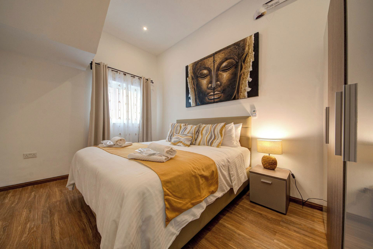 Room 3, Sophisticated Grand Villa With Gym and Games Room