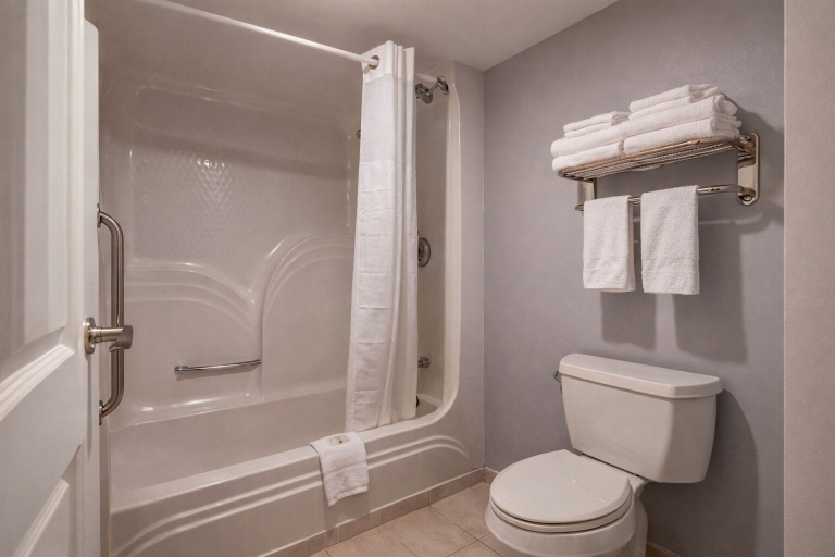 Bathroom 4, Quality Inn Kodak Sevierville, Sevier