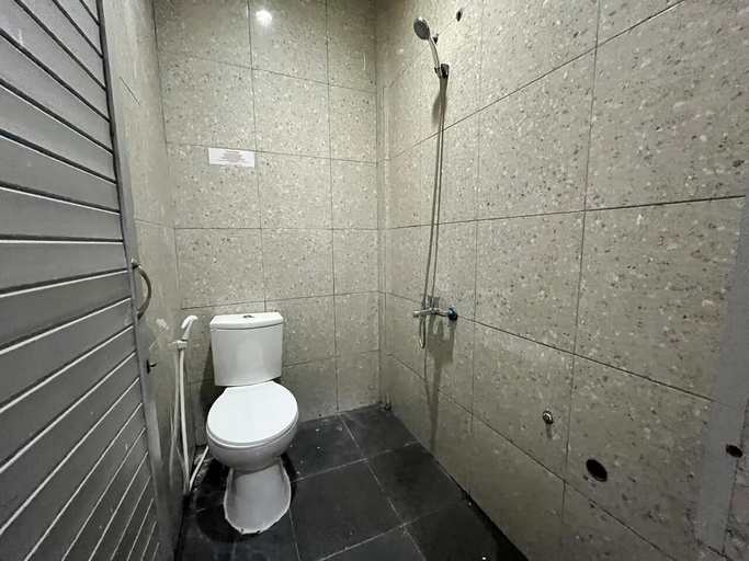 Bathroom 4, OYO 95175 Palapa Inn, Medan