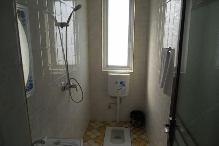Bathroom, Jinyuan Hotel, Lijiang, Zhaotong
