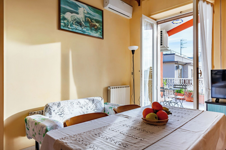 Dining, Stylish apartment with Sunset View, Bari