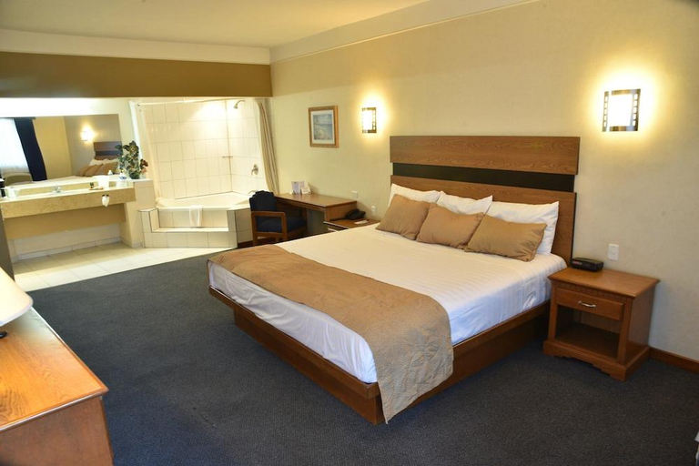 Bedroom 2, American Inn Hotel & Suites Parral, Allende