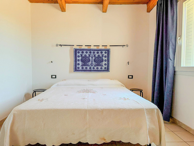 Room 4, Annarosa, Sassari