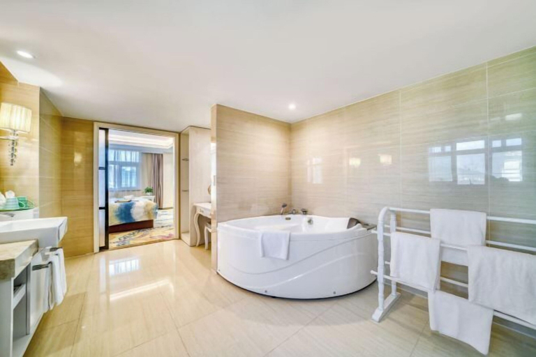 Bathroom 4, Zhongwei Sunny Hotel, Lishui