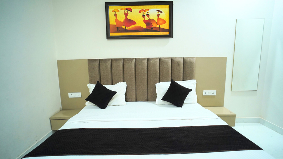 Room 5, Hotel Shri Radha Sneh Mathura, Mathura