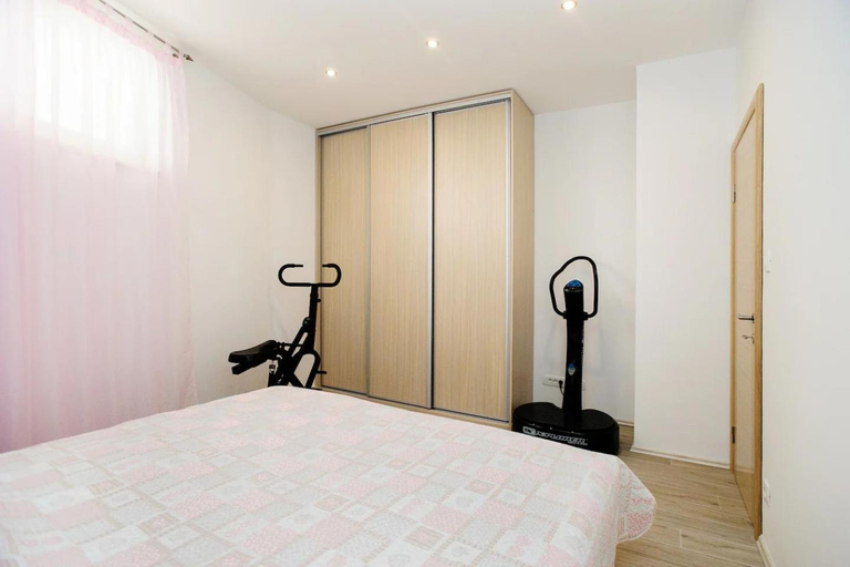 Bedroom 2, Luxury apartment Lara shared pool, Split
