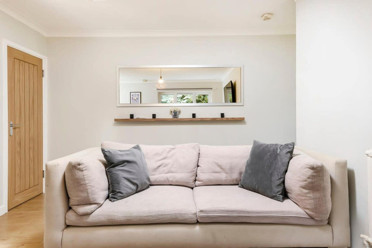Room 3, Cozy One-bedroom Flat in Slough, Slough
