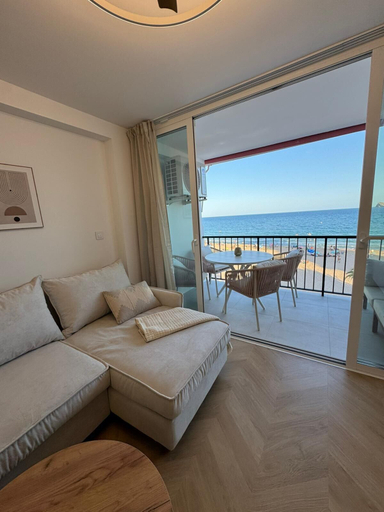 Living area 3, Beachfront Apartment with Sea View, Alicante