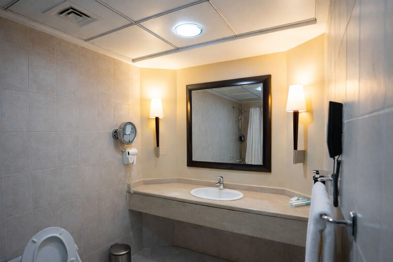 Bathroom 5, Sheraton Khalidiya Hotel, Abu Dhabi City