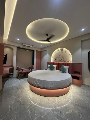 Room 4, Hotel Wow stay - Balewadi Pune, Pune