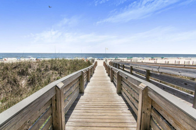 Room 3, Enclave 401 Beachfront Tennis Stunning Views, Baldwin