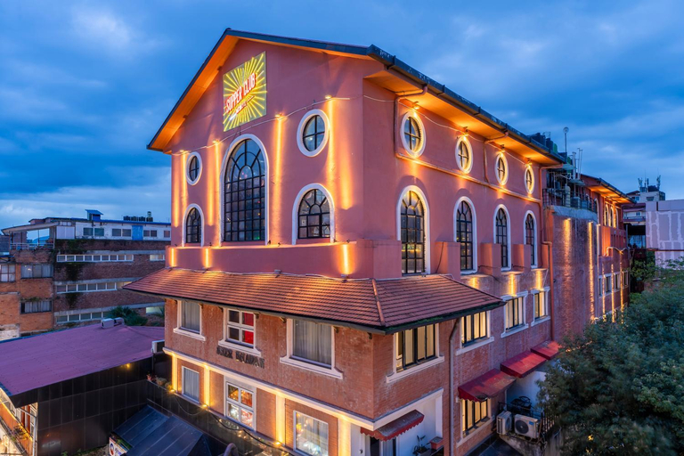 Exterior & Views